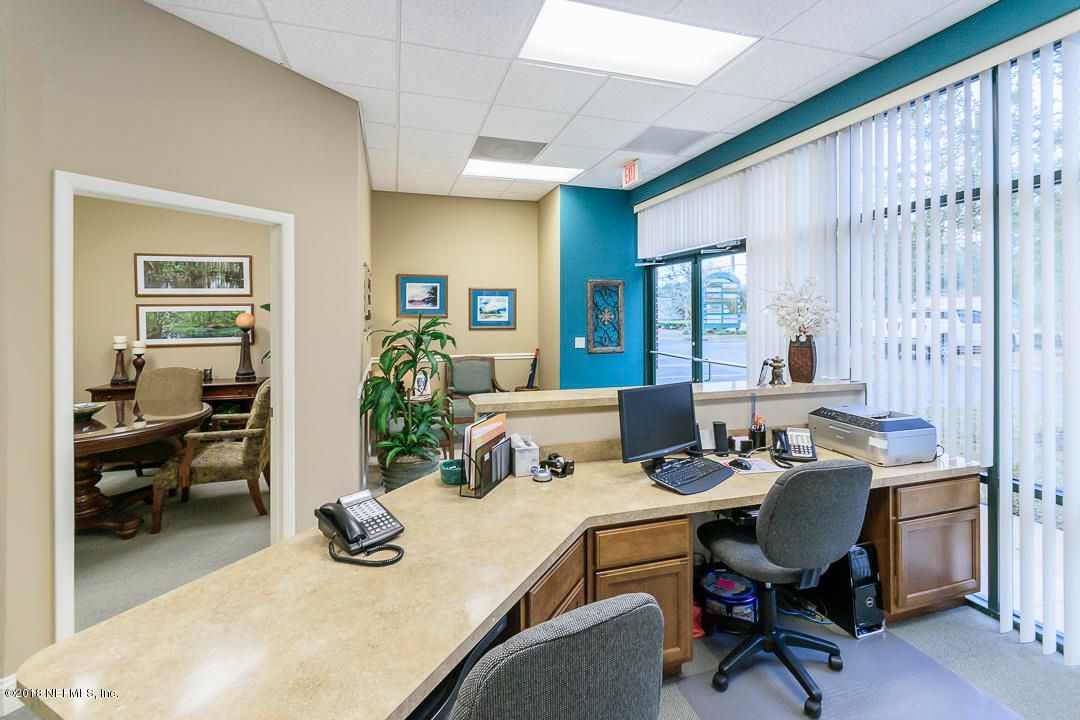 Units 13-14 : 151 College Dr, Orange Park, FL, 32065
